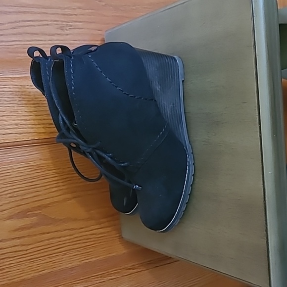 Authentic American Heritage So, 8 med, black wedge booties - Picture 4 of 8